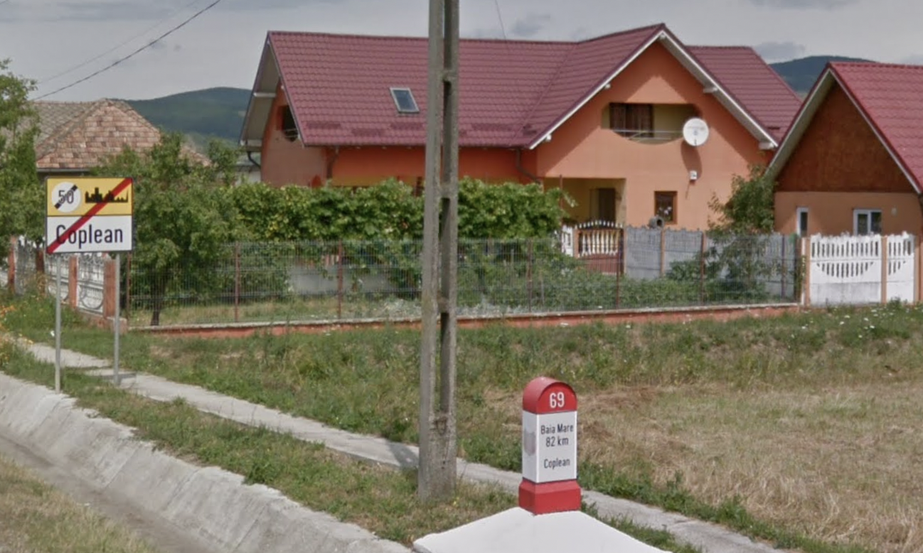 screenshot of the edge of a Romanian town in Google streetview
